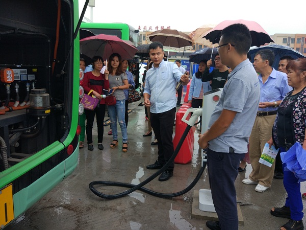 2017年公交開(kāi)放日新能源技術(shù)講解